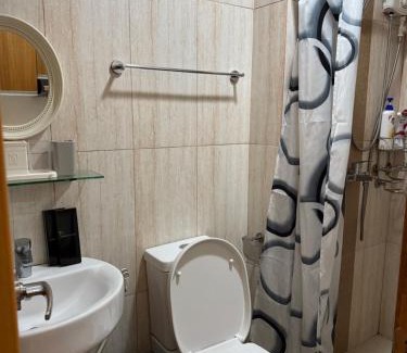 Barangay 670 Apartment | Cozy Stay by Airpace inErmita Manila near St Lukes Medical Center and US Embassy