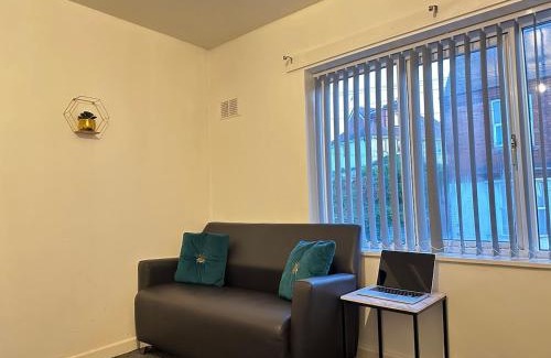 Cradley Apartment | Cozy Stay for 3 in the West Midlands - BPG Holiday Home 4