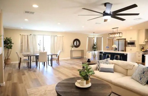 Bay Park House | Cozy Stay Near SeaWorld & Univ of San Diego