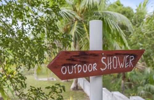 Great Exuma House | Cozy Stilts House with Huge Yard