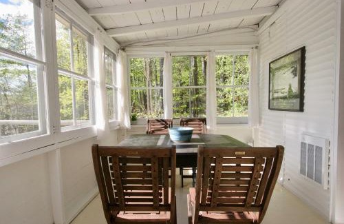 Stockbridge House | Cozy Stockbridge Cabin - Walk to Beach and Lake!