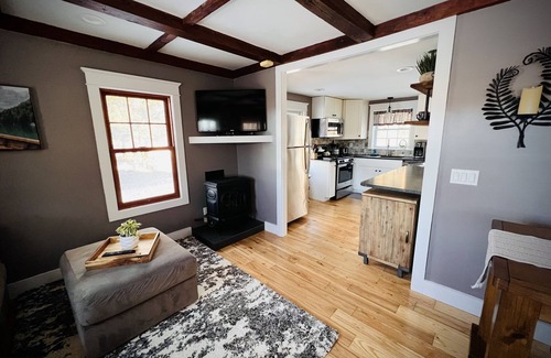 Stowe Cabin | Cozy Stowe Cabin - Your quiet retreat for a Vermont adventure!