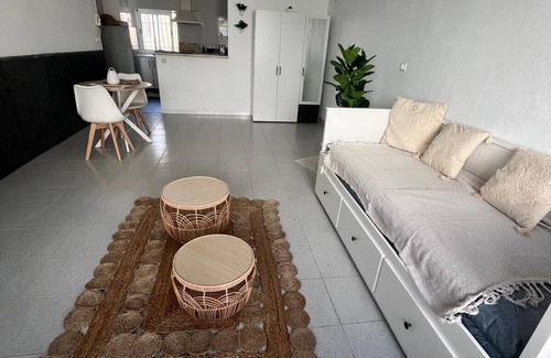 Cadereau Apartment | Cozy studio 15 minutes walk from the city center
