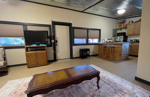 Lockesburg Apartment | Cozy studio apartment in welcoming Lockesburg with WiFi, AC and no cleaning fee