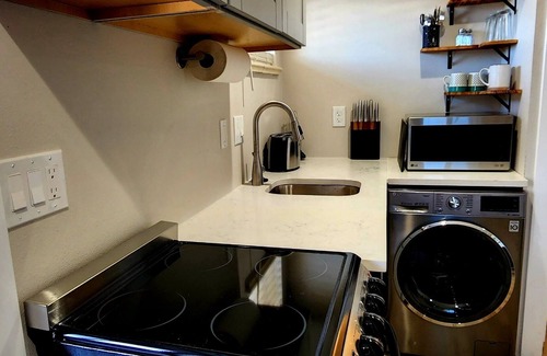 Applewood West Apartment | Cozy studio apartment at the base of South Table Mountain