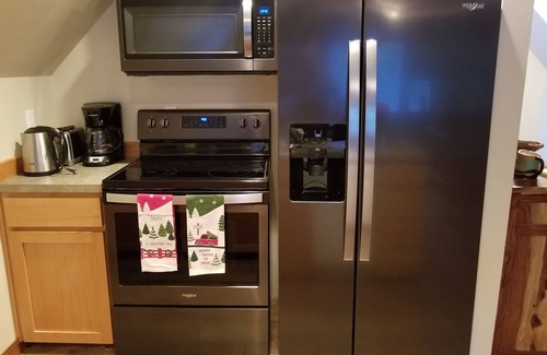 Enumclaw Apartment | Cozy Studio Apartment Near Crystal Mtn Ski Resort & Mt Rainier National Park
