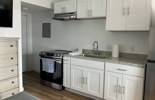 Bay City Apartment | Cozy Studio Apartment in BEAUTIFUL Bay City, Michigan!