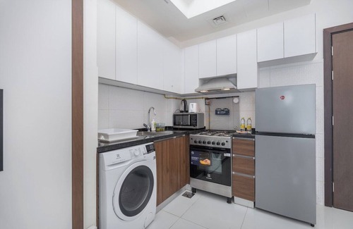 International City Apartment | Cozy Studio Apartment with Pool View in International City