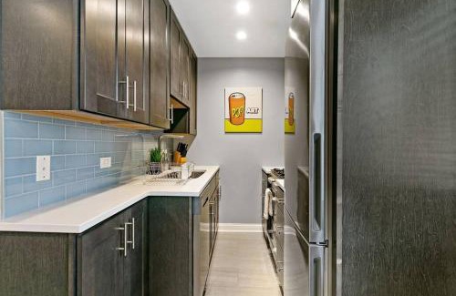 Lake View East Apartment | Cozy Studio Apt in Lakeview - Oakdale 203