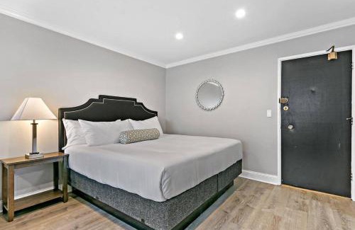 Lake View East Apartment | Cozy Studio Apt in Lakeview - Oakdale 203