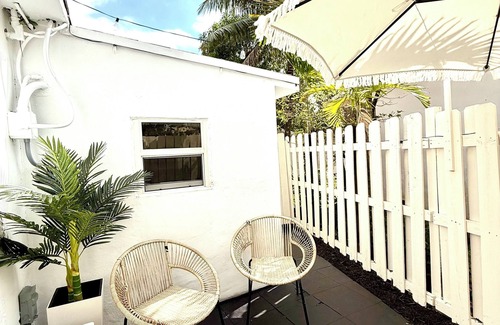 Ives Estates Apartment | Cozy studio, centrally located, WiFi, free parking, pet friendly