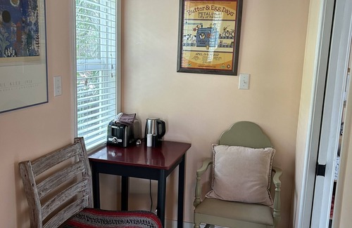 Petaluma Apartment | Cozy Studio Cottage in Old Downtown Petaluma