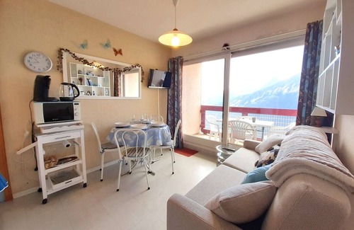 Pla d'Adet Apartment | Cozy studio for 4 in Saint-Lary-Soulan with equipped kitchenette