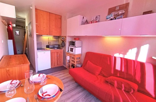 Cadeilhan-Trachere Apartment | Cozy studio for 4 with balcony in Pla d'Adet