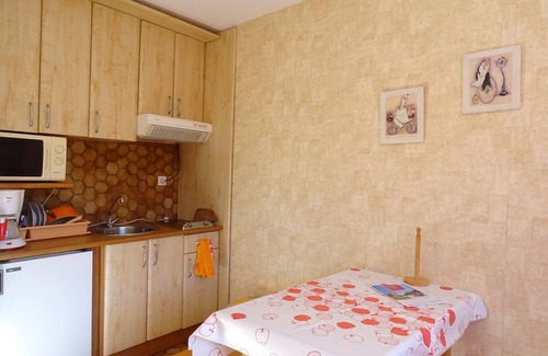 Arette Apartment | Cozy Studio for 4 in Arette, Near Ski Slopes with Free Parking