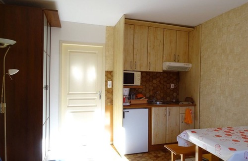 Arette Apartment | Cozy Studio for 4 in Arette, Near Ski Slopes with Free Parking
