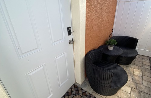 Pinecrest West Park Apartment | Cozy studio for two, in the heart of Tampa