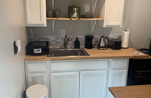 Antioch Apartment | Cozy studio in adorable Nashville with WiFi, AC