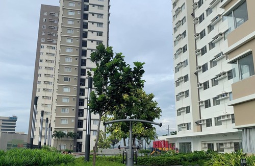 Muntinlupa Apartment | Cozy studio in awesome Avida Tower1 at Southpark Alabang Muntinlupa City