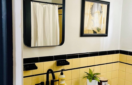 Twining Apartment | Cozy studio in awesome Washington with WiFi access