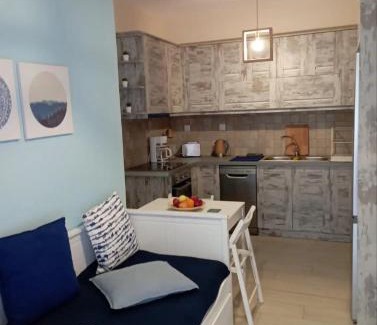 Apollonas Apartment | Cozy Studio in Beautiful Apollonas Beach Naxos