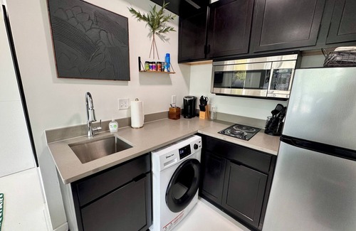 Midtown - Westport Apartment | Cozy studio in charming Kansas City with AC, WiFi