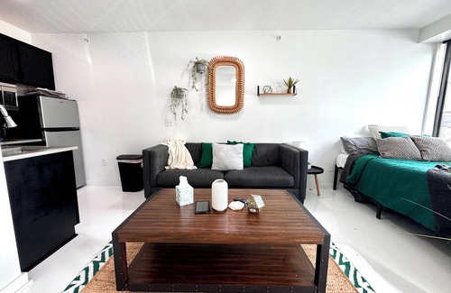 Midtown - Westport Apartment | Cozy studio in charming Kansas City with AC, WiFi