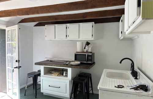 Las Vegas Apartment | Cozy Studio in Charming Las Vegas Compound just a block from the Plaza