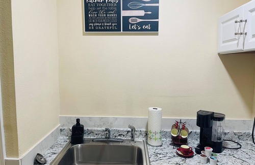 Citrus Park Apartment | Cozy studio in charming Tampa with WiFi, AC