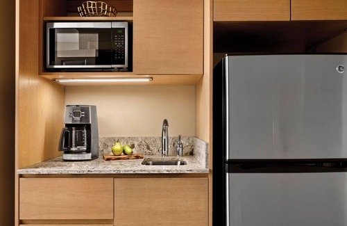 Desert Ridge Apartment | Cozy studio in charming Phoenix with AC, fitness room, WiFi. MLB Spring Training