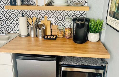 Tampa Heights Apartment | Cozy studio in delightful Tampa with AC, WiFi