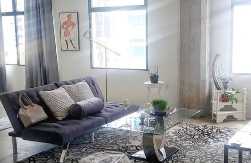 Downtown San Diego Apartment | Cozy Studio in Excellent Location with Kitty Cat!
