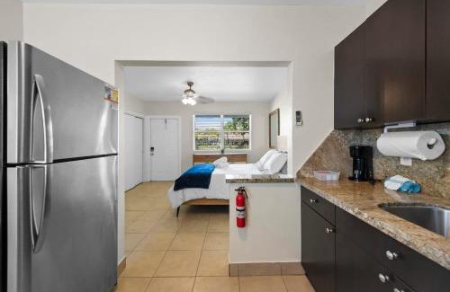 Lake Worth Apartment | Cozy Studio in Lake With Pool & BBQ