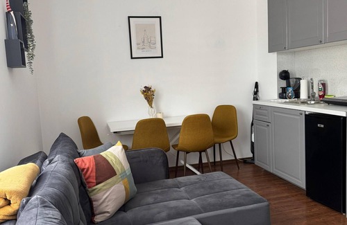 Old Town Apartment | Cozy studio in lovely Bansko with AC, WiFi, gondola 300m