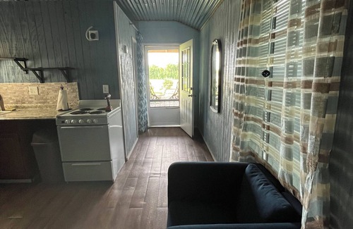 Barrett Apartment | Cozy studio in perfect Crosby with AC