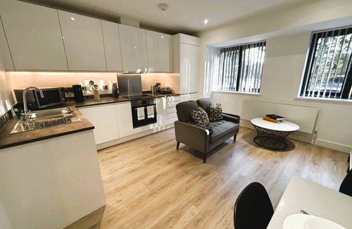 Barnt Green Apartment | Cozy Studio in Solihull - NEC or Airport
