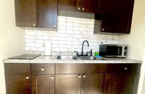 Carrollwood Apartment | Cozy Studio in Tampa Hideaway Central Near Airport Peaceful Stay Netflix Disney+