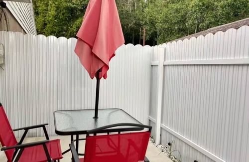 Carrollwood Apartment | Cozy Studio in Tampa Hideaway Central Near Airport Peaceful Stay Netflix Disney+