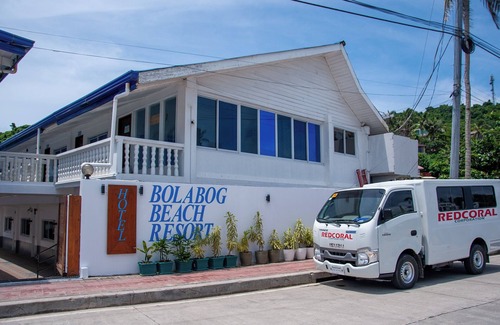 Balabag Apartment | Cozy studio in tranquil Bolabog Beach, Malay with AC, WiFi