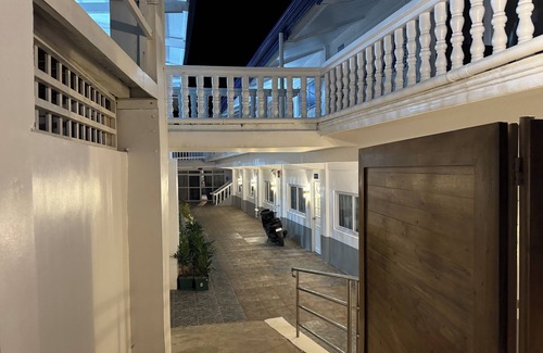 Balabag Apartment | Cozy studio in tranquil Bolabog Beach, Malay with AC, WiFi