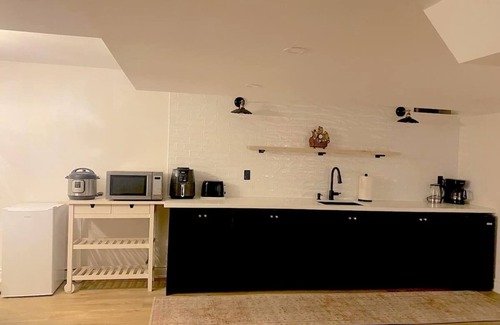 Oakville Apartment | Cozy studio in wonderful Oakville