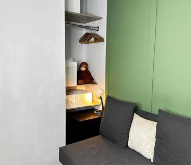 Hollow Meadows Apartment | Cozy Studio Kelham Island
