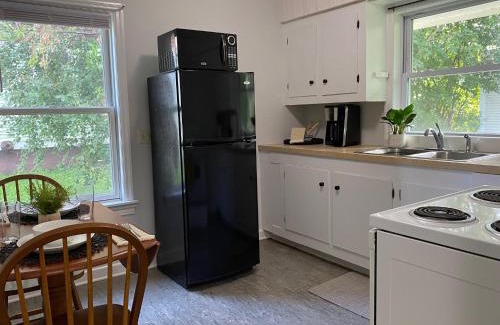 Burlington Apartment | Cozy studio, minutes from downtown. Quiet.