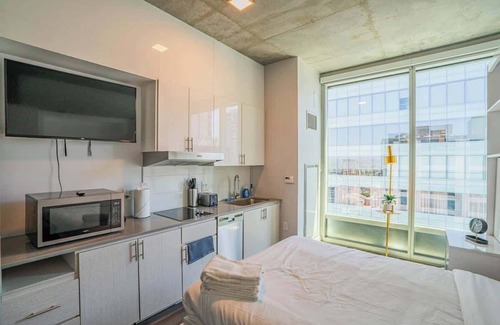 Downtown Phoenix Apartment | Cozy Studio+Murphy Bed+Pool+Gym+Downtown PHX