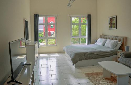 Discovery Gardens Apartment | Cozy studio near Metro