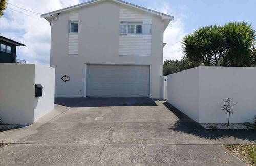 Rewa Villa | Cozy Studio Near New Plymouth Beaches