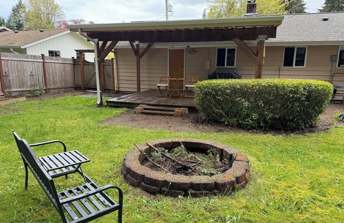 Lacey Apartment | Cozy Studio Near Scenic Midtown Lacey! Close to Shopping & Restaurants