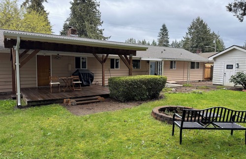 Lacey Apartment | Cozy Studio Near Scenic Midtown Lacey! Close to Shopping & Restaurants