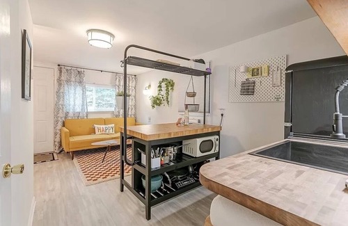Livonia Apartment | Cozy studio on Conesus Lake with WiFi and AC in wonderful Livonia