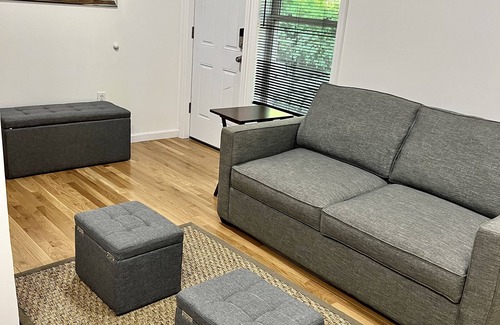 White Plains Apartment | “Cozy Studio Retreat with Private Entrance & Parking near NYC -Westchester Gem!"
